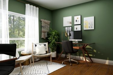 Dunkle Wände lassen sich gut mit Holzmöbeln und hellen Akzentfarben kombinieren.